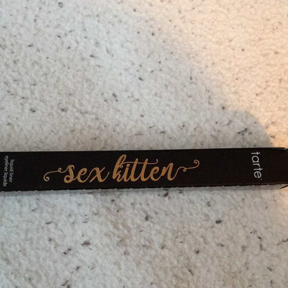 tarte s*x kitten eyeliner in Black 👁